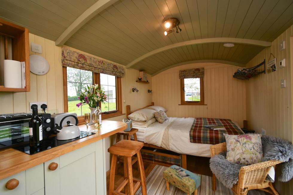 The Shepherds Hut Carmarthen Exterior foto